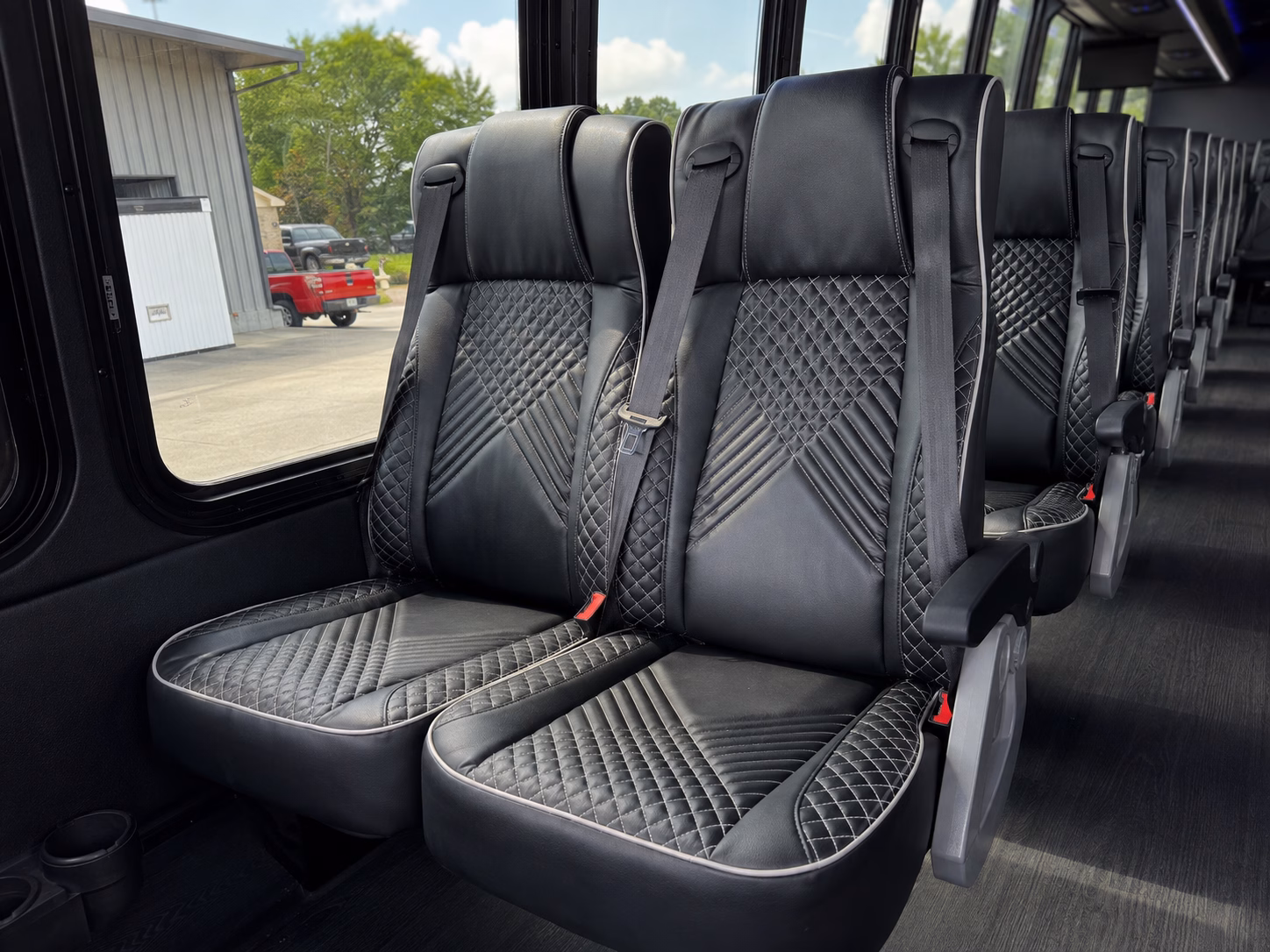 charter buses to sofi stadium rams and chargers games