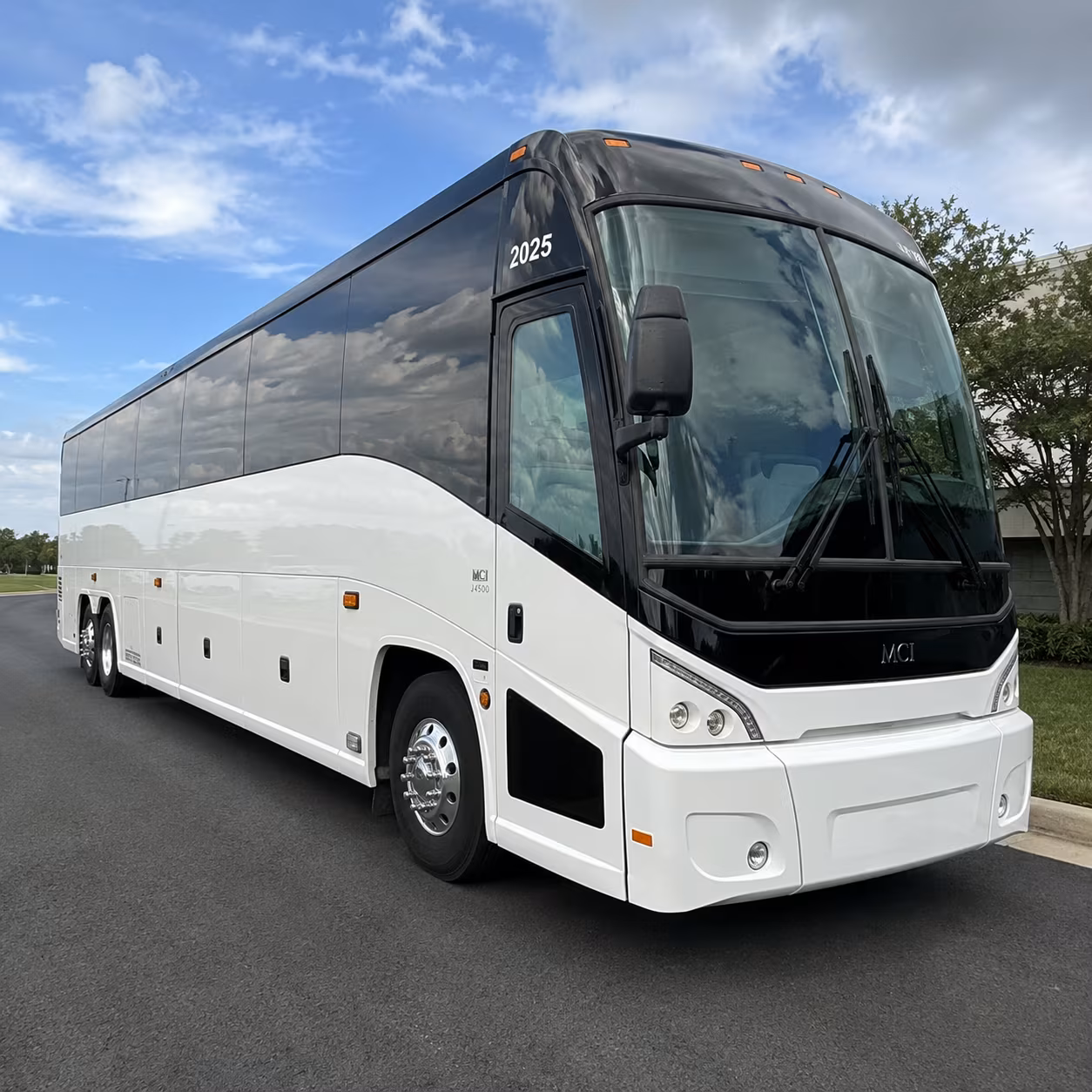 party buses to fivepoint amphitheatre and coachella weekend