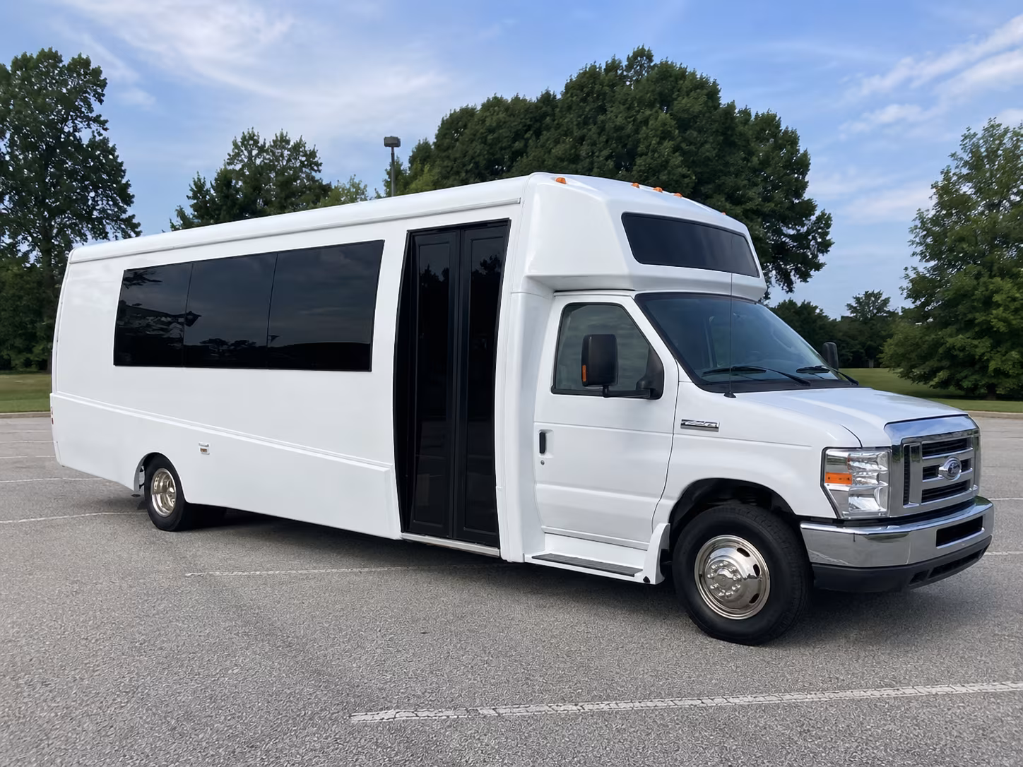 south gate 18 passenger party bus